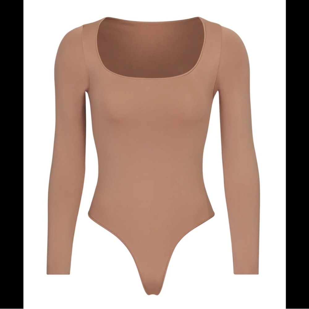 SKIMS ESSENTIAL LONG SLEEVE SCOOP NECK BODYSUIT NEW Size L/XL